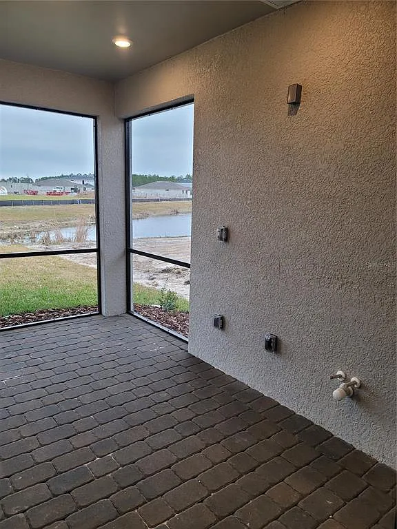 4 bed, 2.0 bath, 1849 sqft, $3,200 — Photo 4