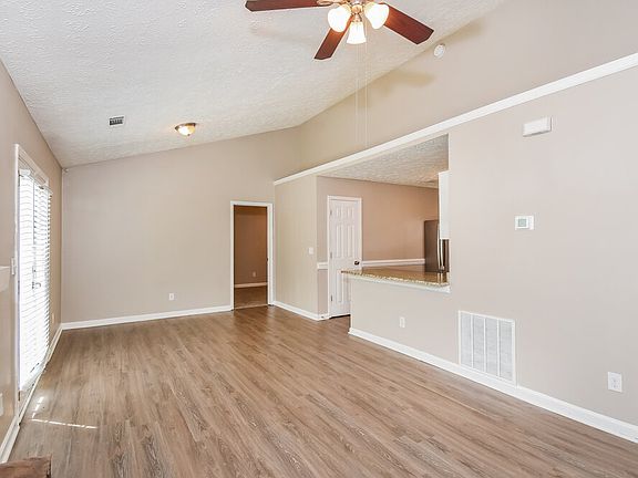 5th image of 2649 Laurel Ln NW