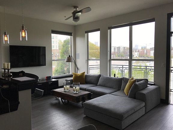 Corner unit with access to everything