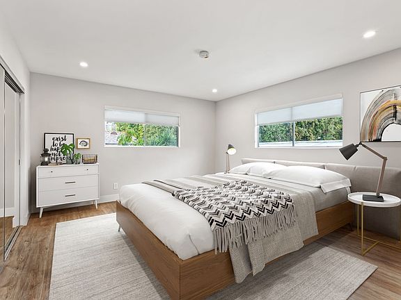 3rd image of 927 N San Vicente Blvd APT 2B
