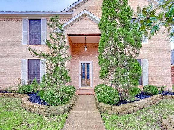 3rd image of 2713 Briar View Dr