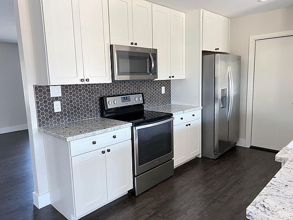 3rd image of 14814 N Lakeforest Dr