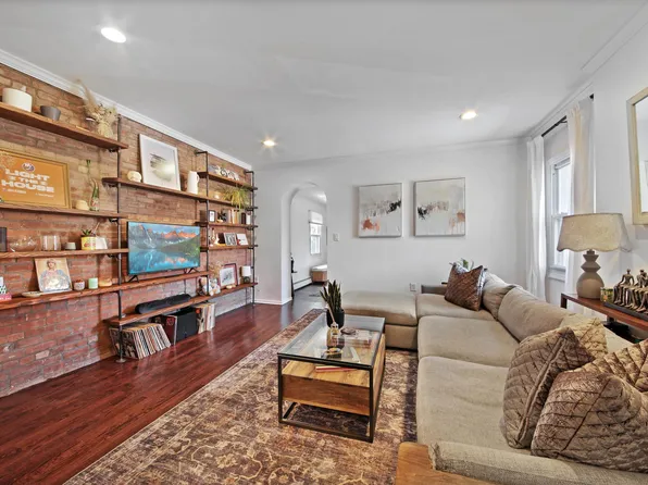 331 Varick Street image 1 of 27