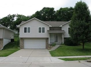 3072 S 35th Ave, Omaha, NE 68105