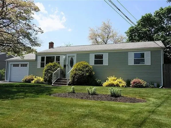 9 Hagerstown Rd, Warwick, RI 02886