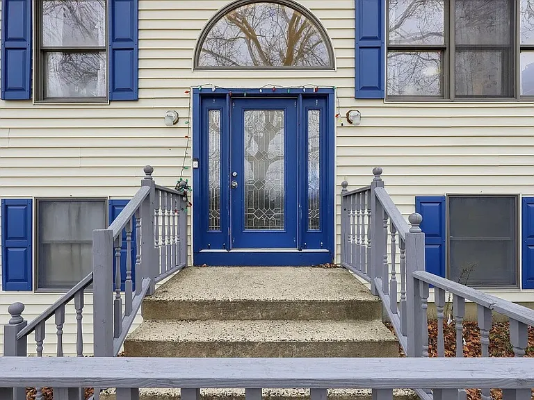 198 Village Dr — Photo 3