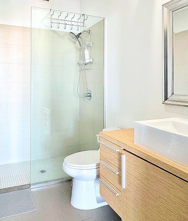 Bath with glass shower #1