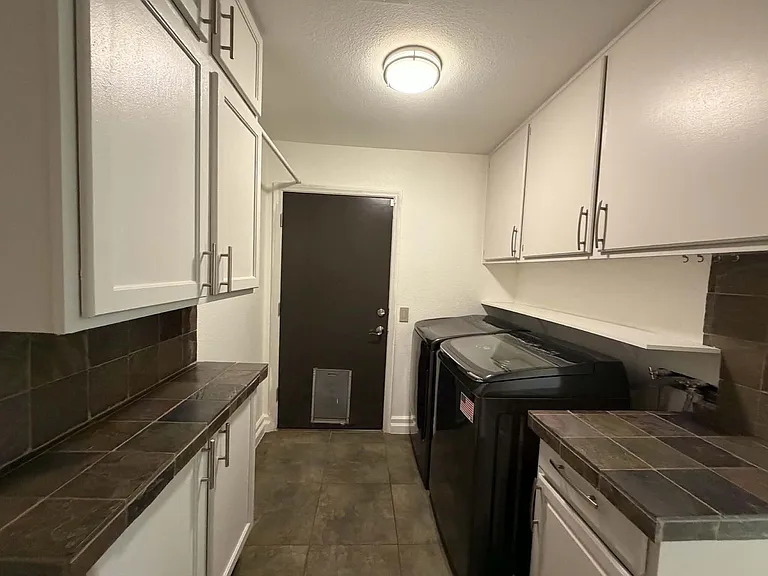 10 Venus Dr — Photo 43