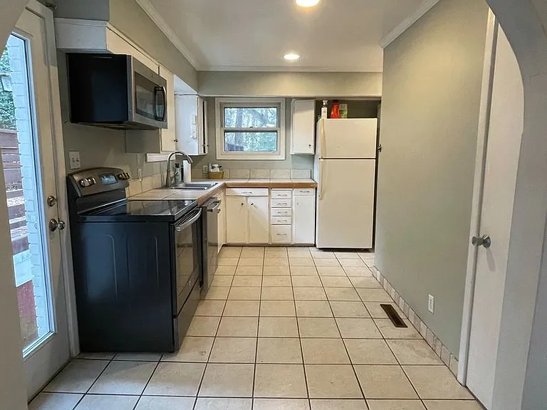 717 Williams Cir — Photo 7