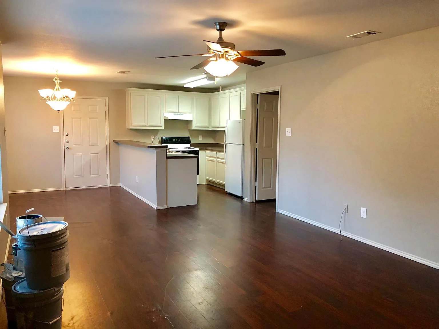 100 Leatherwood St — Photo 4