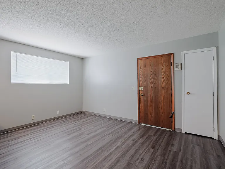 906 S 27th St #10 — Photo 5