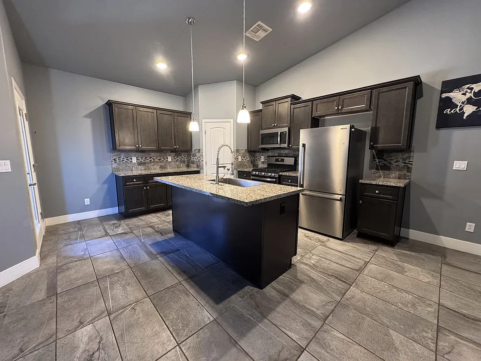 3752 Richie Dr
