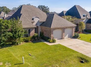 305 Springwater Dr, Broussard, LA 70518