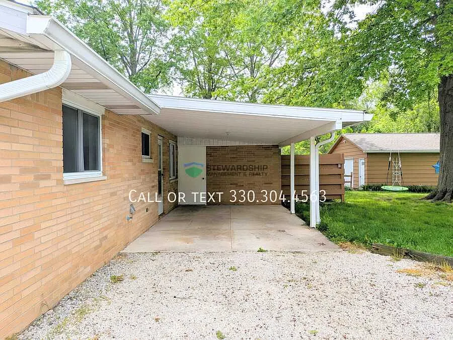 Move-In Special! Two-Bedroom, One-Bathroom Duplex In North Canton Available Now! — Photo 4