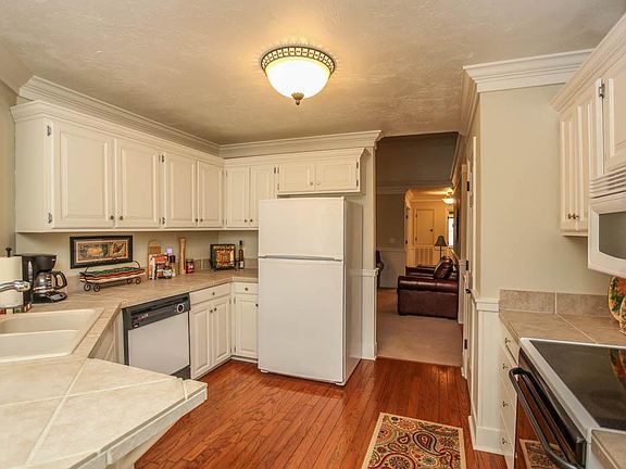 4th image of 5800 Hampden Ave