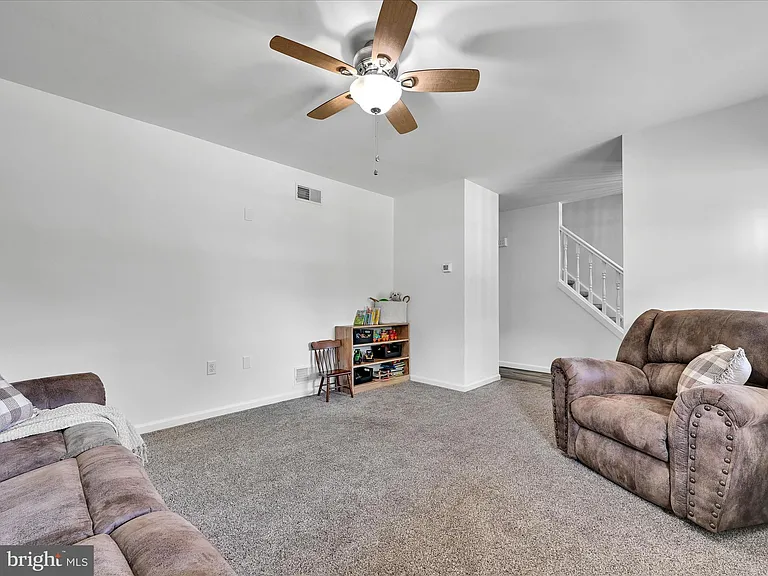 120 Duquesne Dr — Photo 7