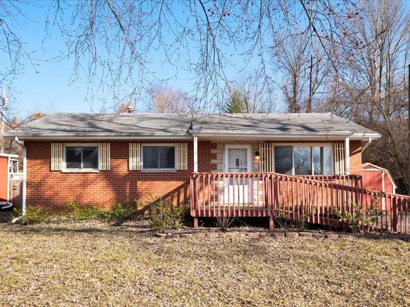 156 Ridgemoor Dr, Glen Carbon, IL 62034