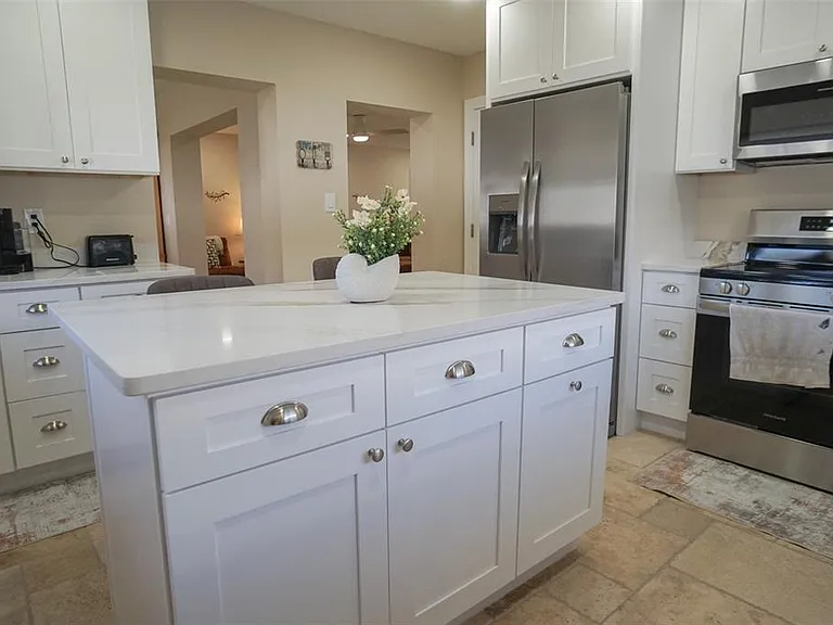 929 Lantana Ave — Photo 30