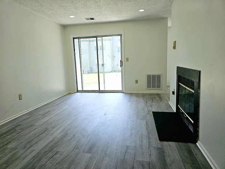 45 Tanglewood Ct #1 — Photo 1