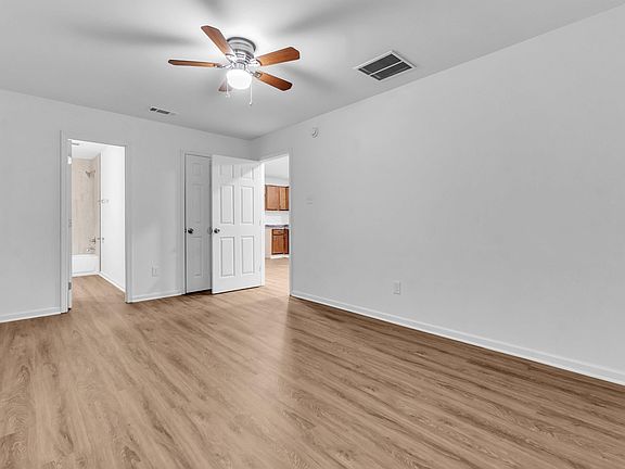 5th image of 3021 Chelsea Ave