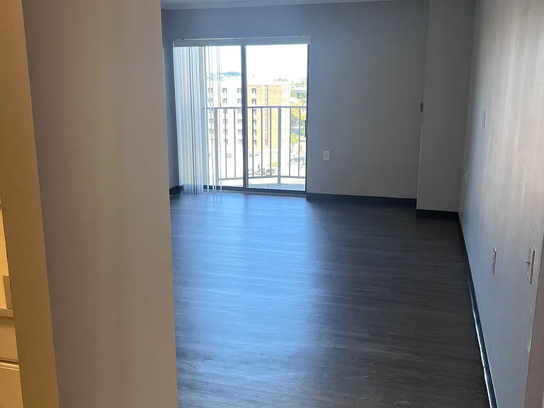 Amy Lowell Apartments — Photo 17