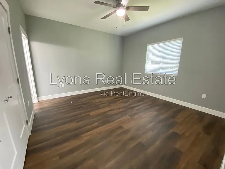 10398 Port Everglades St — Photo 18