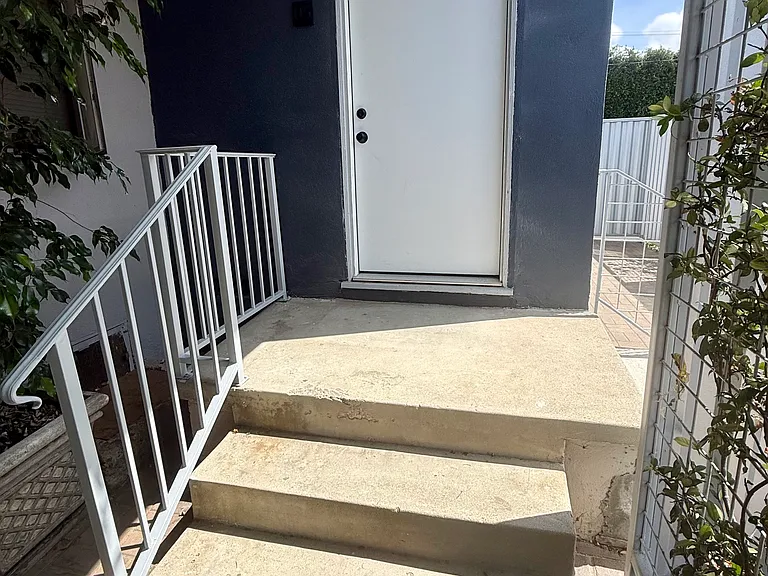 3658 S Centinela Ave #5 — Photo 2