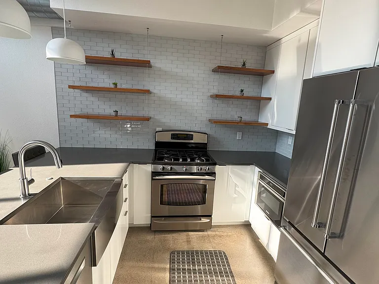 4550 Broadway St #219 — Photo 6