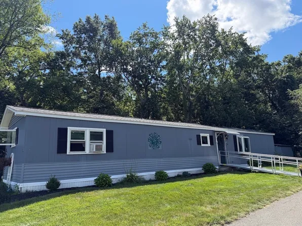 39 1st Ave, Westfield, MA 01085