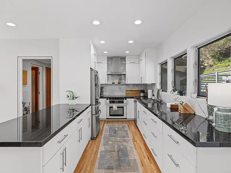 7103 Earldom Ave — Photo 10