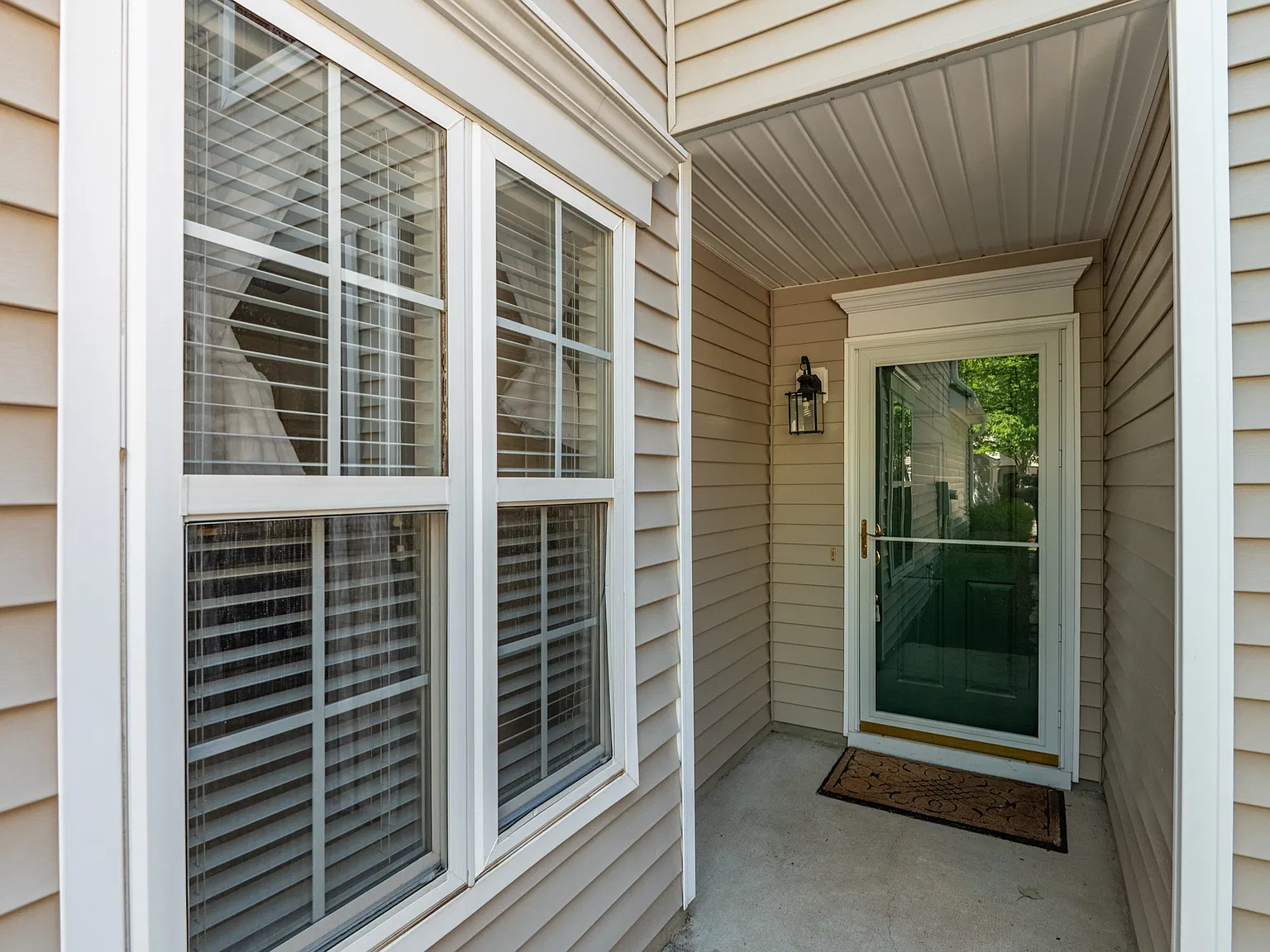 3 bed, 2.5 bath, 1630 sqft, $1,900 — Photo 3