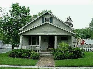 131 E 7th St photo 1