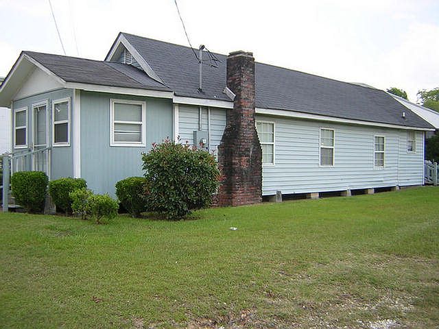 2nd image of 4086 N Pine St