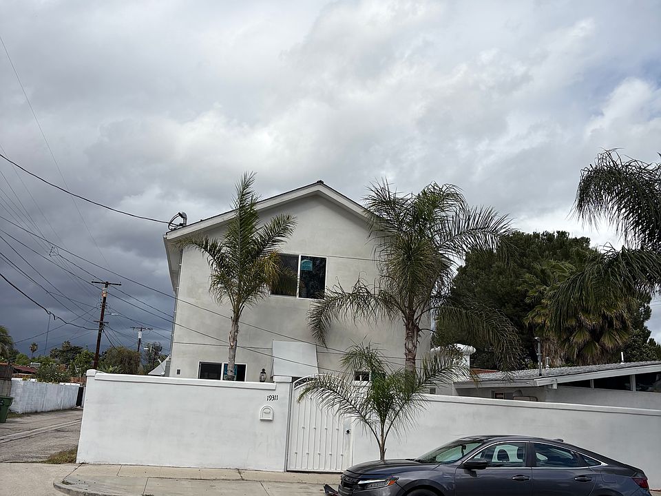 1st image of 19311 W Strathern St