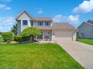 485 Country Dr, Monroe, MI 48162