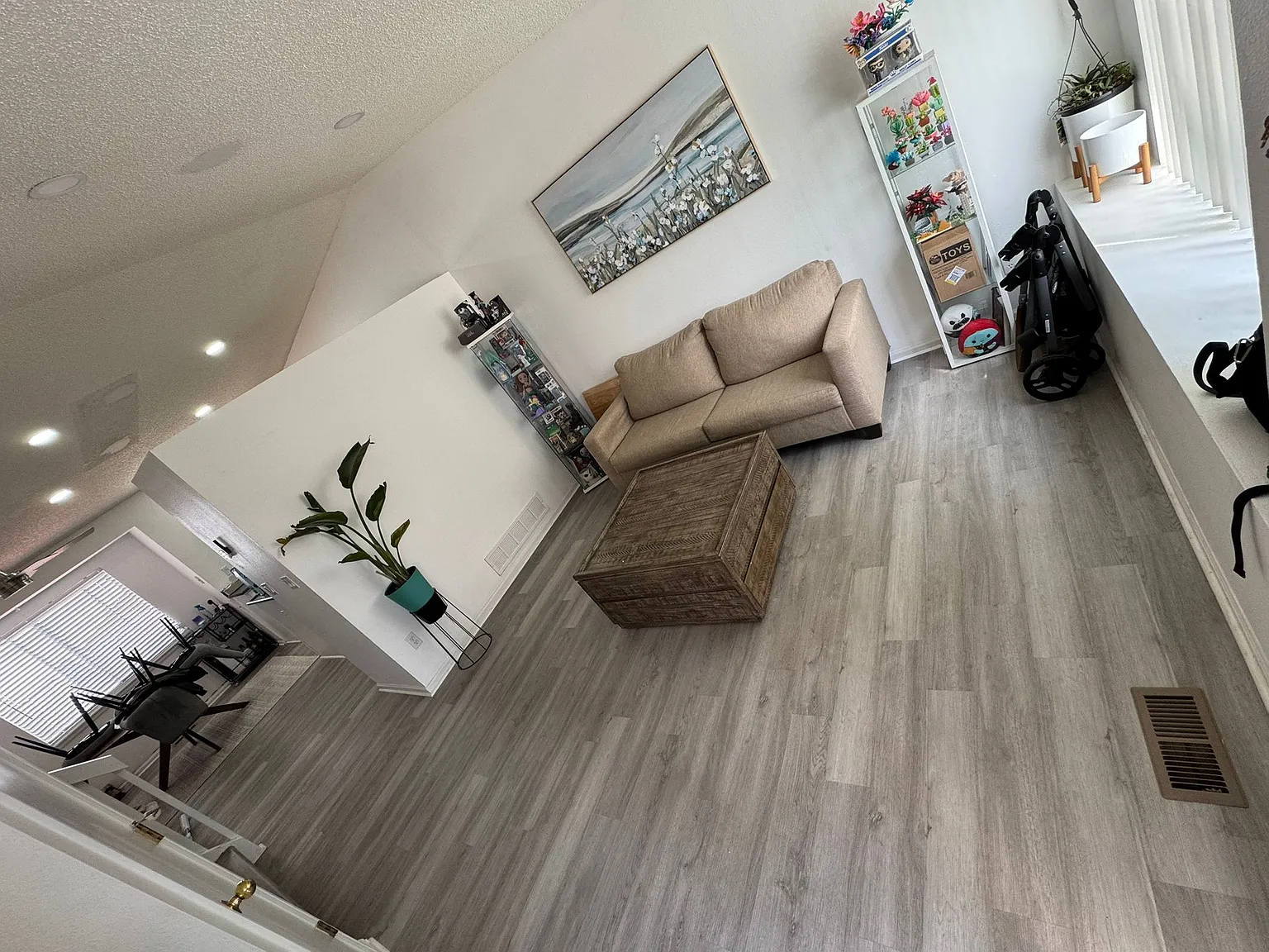 3 bed, 1826 sqft, $3,050 — Photo 2