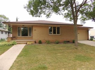 718 E Greenfield St, Appleton, WI 54911