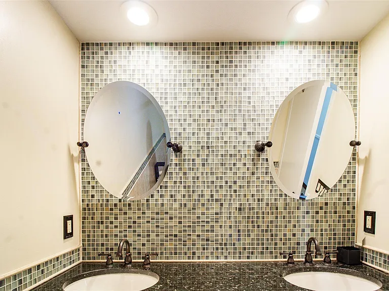 4300 Connie Dr — Photo 14