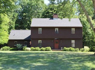 16 Edgewood Dr, Burnt Hills, NY 12027