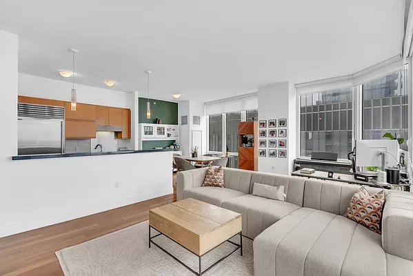 10 West End Avenue #21C in Lincoln Square, Manhattan