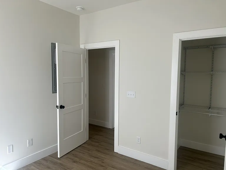 5902 Welworth Ave — Photo 10