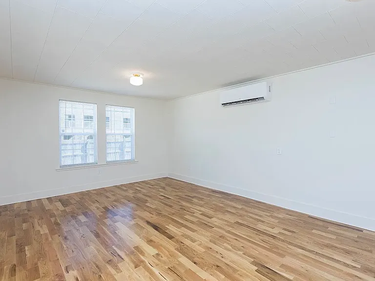 671 Lessman Ln #671 — Photo 4