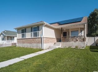 1847 E Canary Way, Eagle Mountain, UT 84005