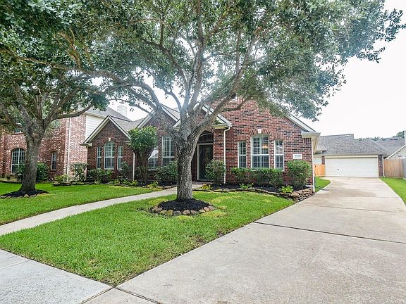 3rd image of 2735 Round Hill Ct