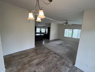 3 bed, 1352 sqft, $2,200 — Photo 4