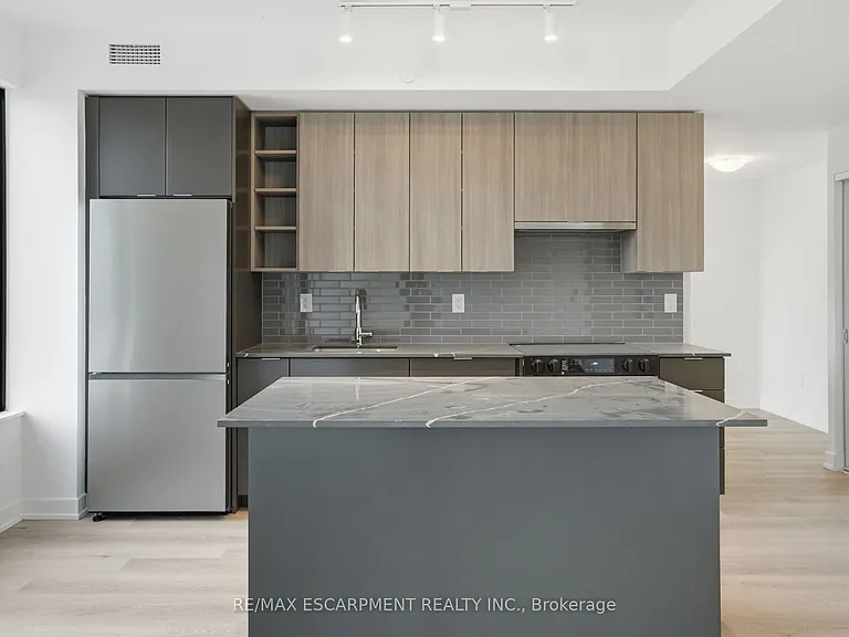 2075 Lakeshore Rd #602 — Photo 9