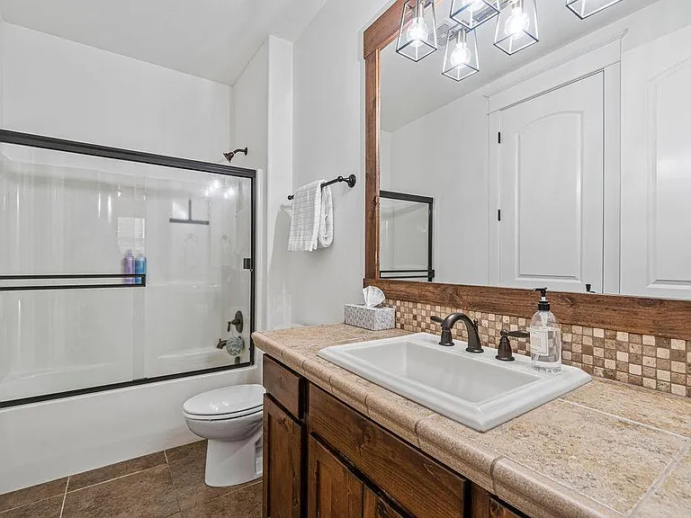 1269 NW Ogden Ave — Photo 30