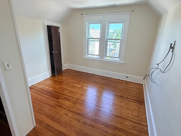 51 William St — Photo 13