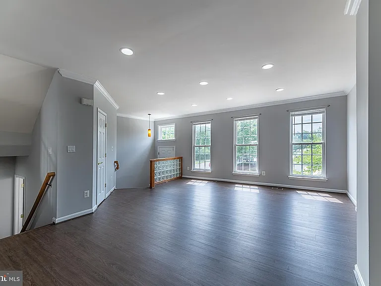 24635 Kings Canyon Sq — Photo 41