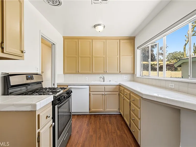 4450 Matilija Ave — Photo 15